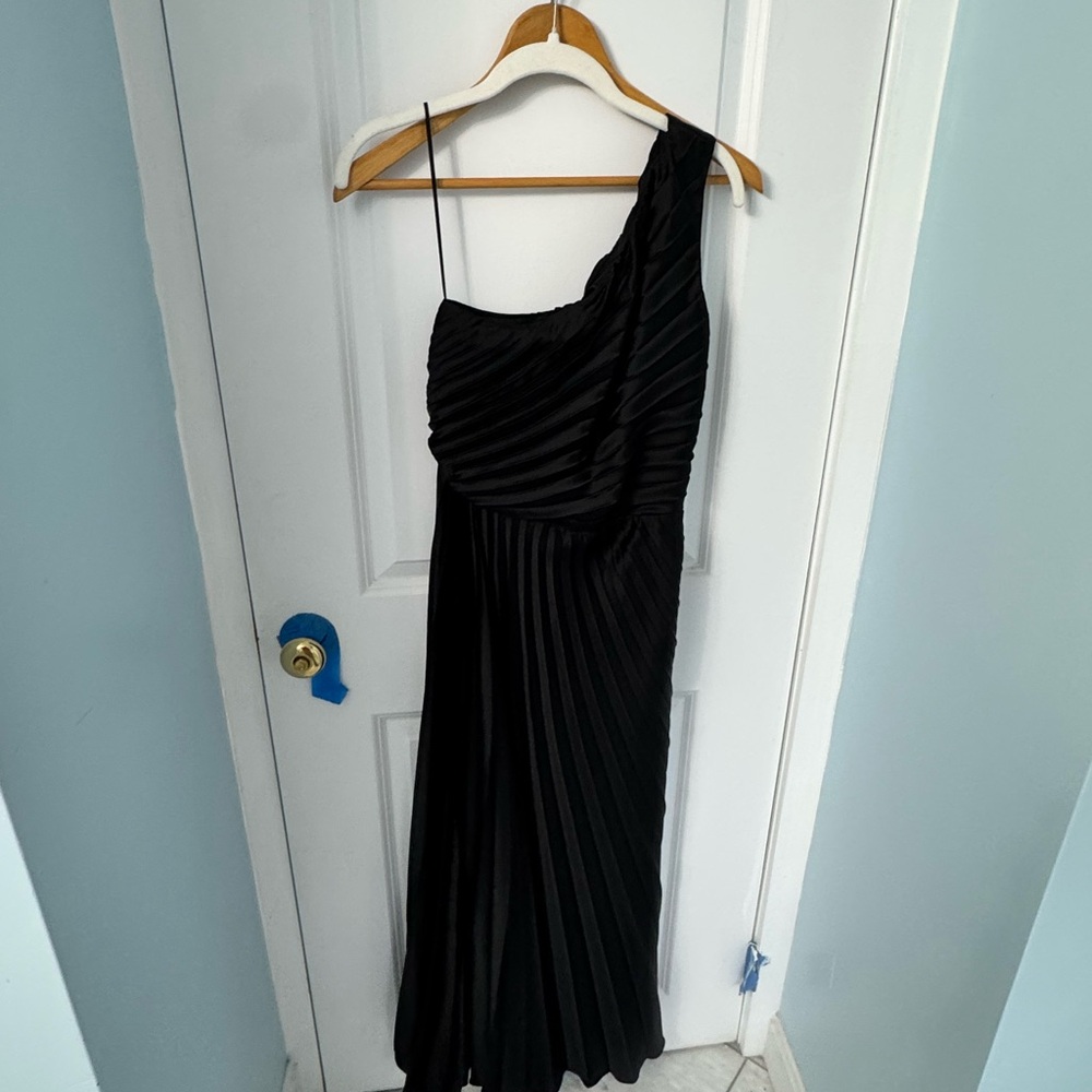 Abercrombie & Fitch Black One-Shoulder Dress